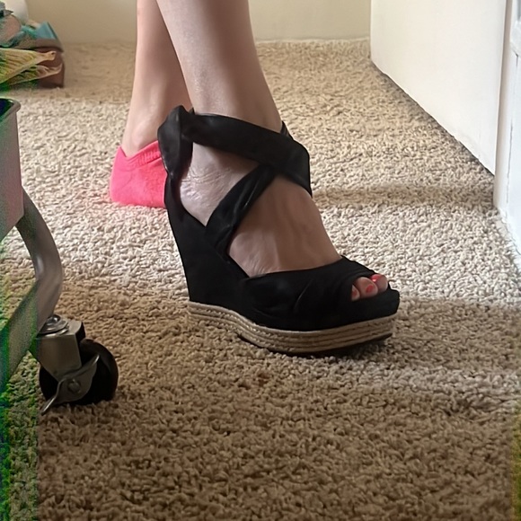 Ugg wedge sandles - Picture 2 of 8